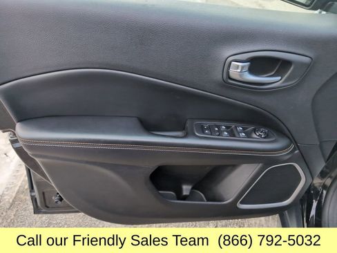 Used 2019 Jeep Compass Latitude w/ Cold Weather Group image 12
