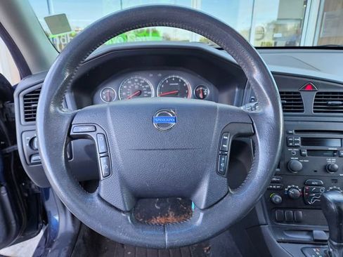 Used 2004 Volvo XC70 AWD/4WD image 19