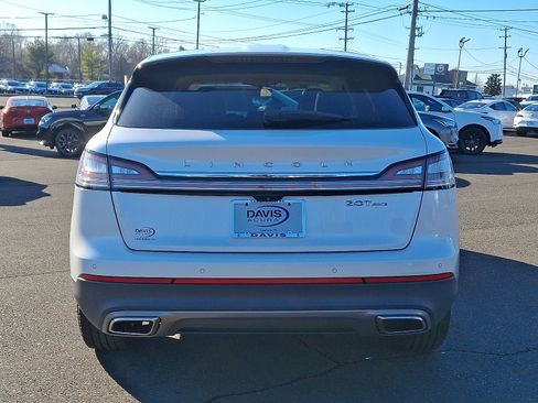 Used 2019 Lincoln Nautilus Select image 5