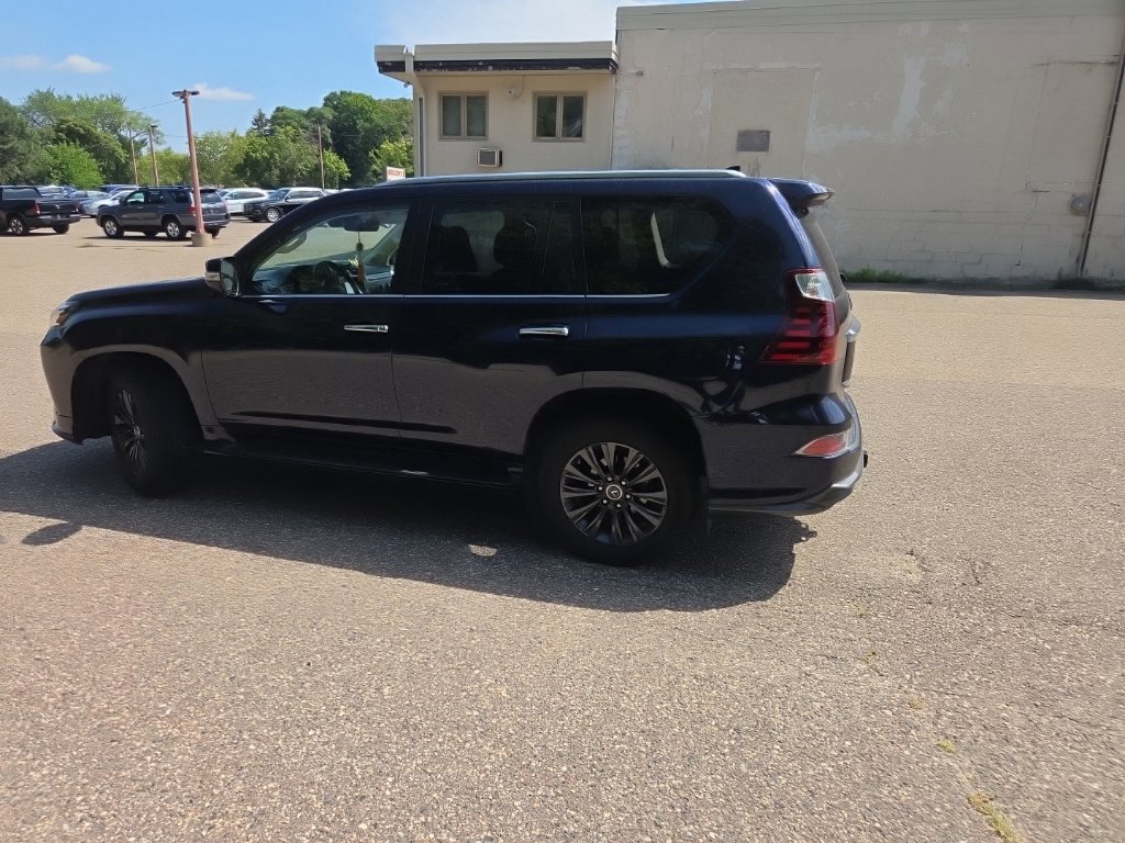 Used 2021 Lexus GX 460 Premium w/ Accessory Package AWD/4WD image 7