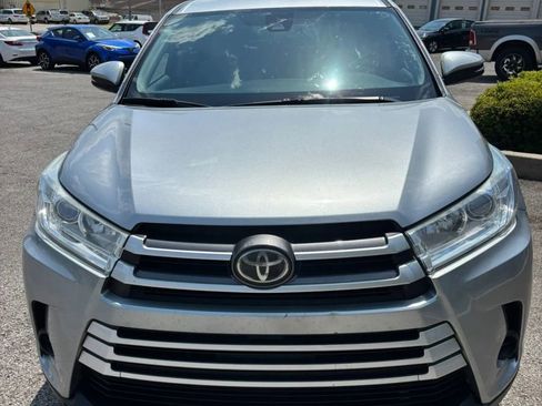 Used 2017 Toyota Highlander LE w/ Carpet Mat Package FWD image 8