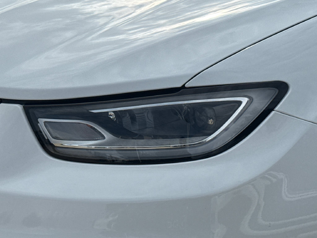 Used 2024 Chrysler Pacifica Limited FWD image 4