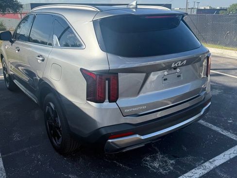 Used 2025 Kia Sorento EX w/ EX Panoramic Sunroof Package FWD image 7