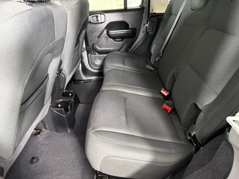 Used 2020 Jeep Wrangler Unlimited Sport S image 19