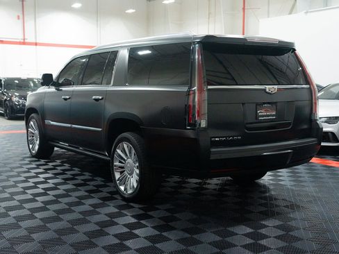 Used 2016 Cadillac Escalade ESV Platinum AWD/4WD image 4