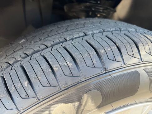 Used 2019 Volkswagen Tiguan SE image 23