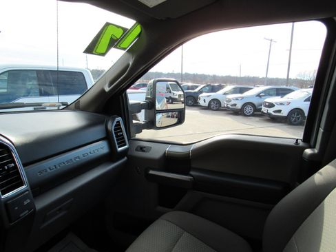 Used 2017 Ford F250 XLT w/ XLT Premium Package image 26