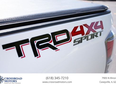 Used 2021 Toyota Tacoma TRD Sport AWD/4WD image 14