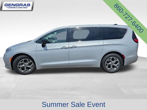 Used 2024 Chrysler Pacifica Limited FWD image 5