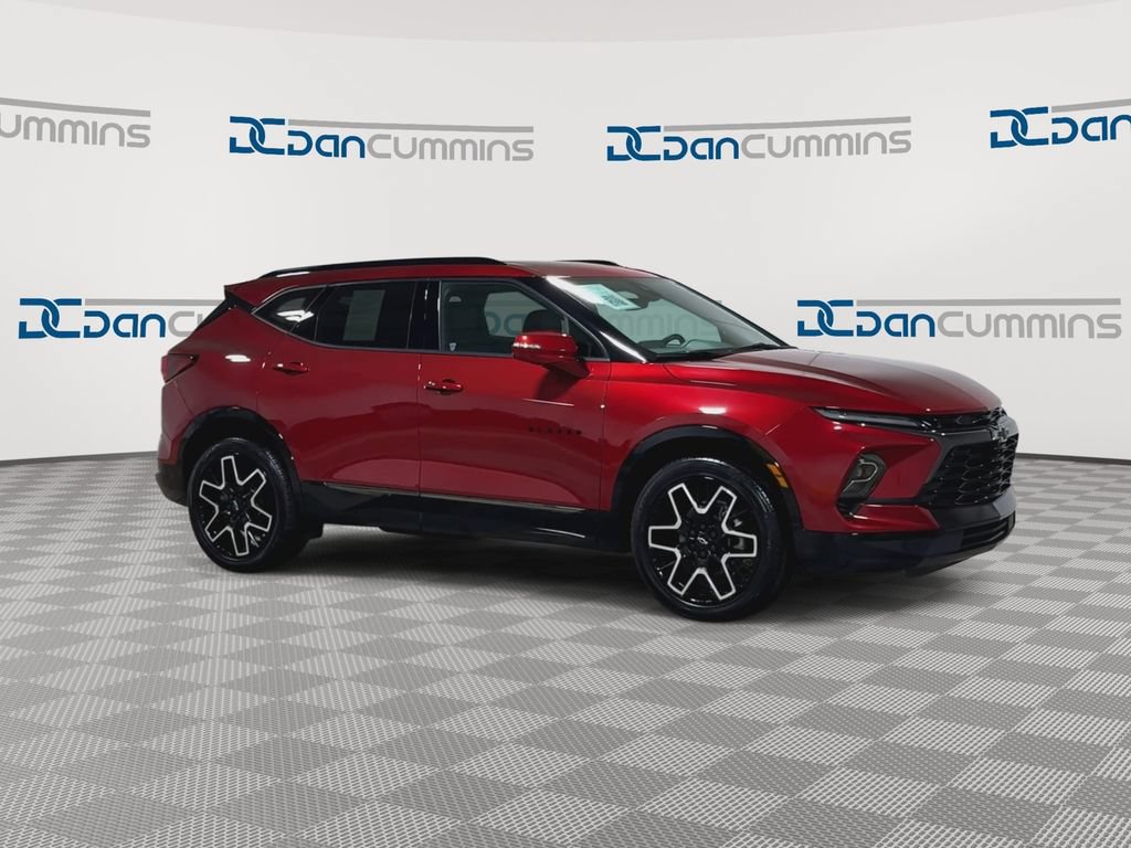 Used 2023 Chevrolet Blazer RS w/ Driver Confidence II Package FWD image 2