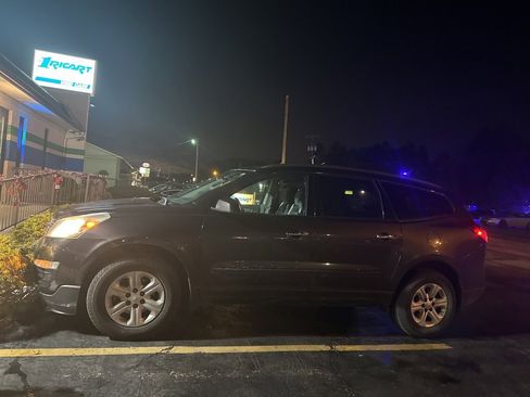 Used 2016 Chevrolet Traverse LS image 3