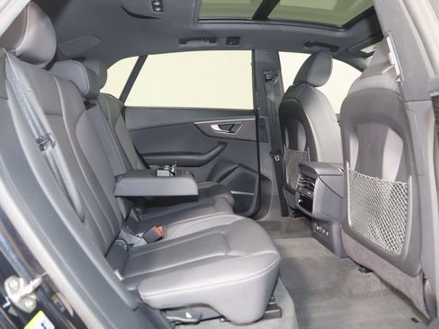 Used 2021 Audi Q8 Prestige w/ Prestige Package image 14