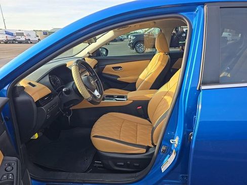 Used 2024 Nissan Sentra SV w/ SV Premium Package FWD image 5