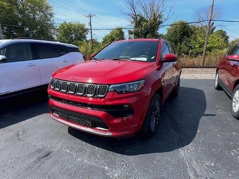 Used 2024 Jeep Compass Limited AWD/4WD image 2