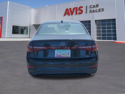 Used 2025 Volkswagen Jetta SE FWD image 7