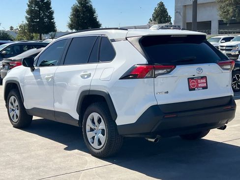 Used 2020 Toyota RAV4 LE FWD image 7