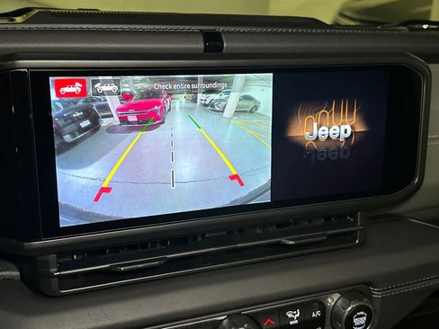 Used 2024 Jeep Wrangler High Altitude AWD/4WD image 25