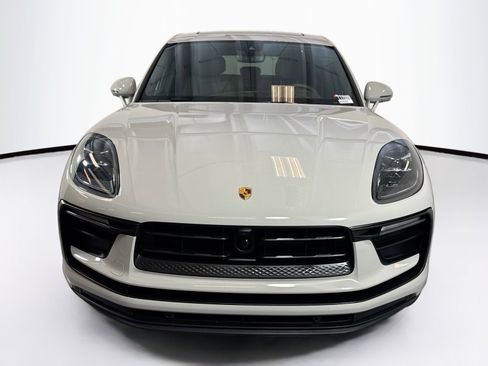 Used 2025 Porsche Macan image 6