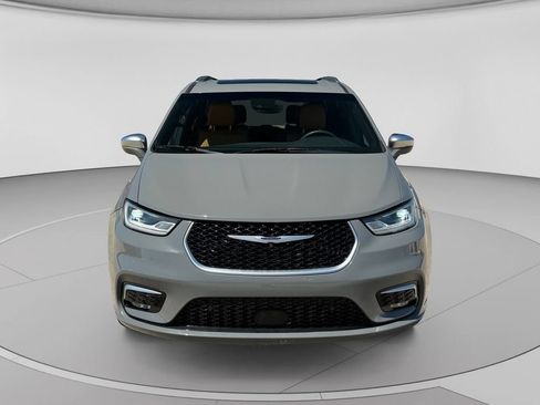 Used 2022 Chrysler Pacifica Pinnacle AWD/4WD image 8