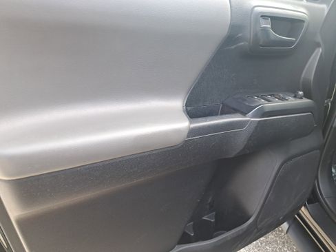 Used 2023 Toyota Tacoma SR image 15