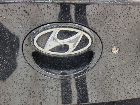 Used 2013 Hyundai Accent SE image 17