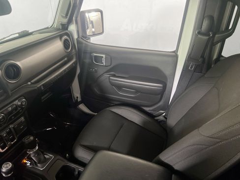 Used 2023 Jeep Wrangler Sport S image 21