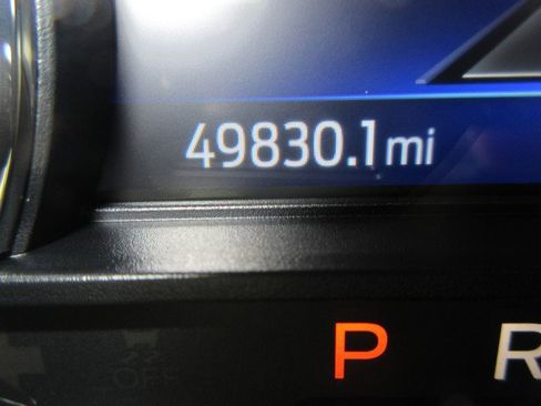 Used 2022 Ford Explorer Limited w/ Equipment Group 301A image 23