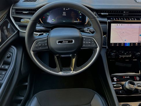 New 2023 Jeep Grand Cherokee Trailhawk image 13