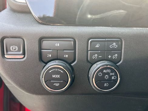 Used 2024 Chevrolet Silverado 2500 LT w/ Z71 Sport Edition image 21