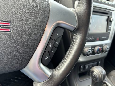 Used 2016 GMC Acadia SLE image 28