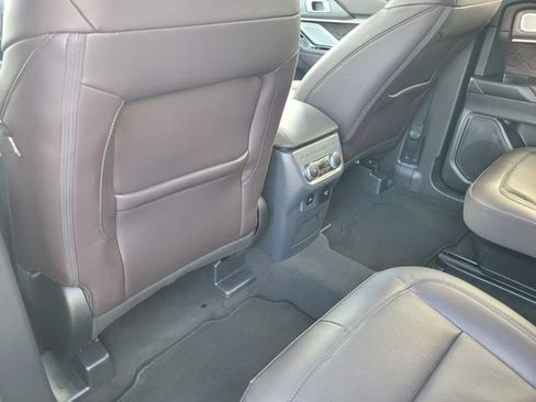 Certified 2025 Ford Explorer Platinum w/ LUX Leather Package image 12