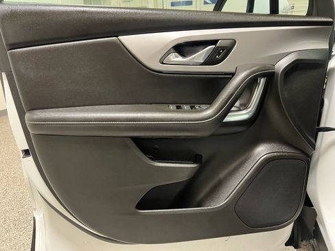 Used 2023 Chevrolet Blazer LT image 11