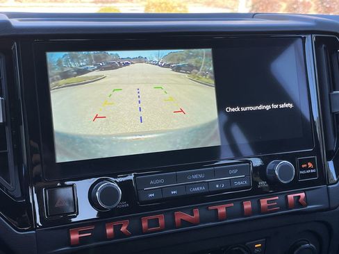 Certified 2025 Nissan Frontier Pro-X image 3