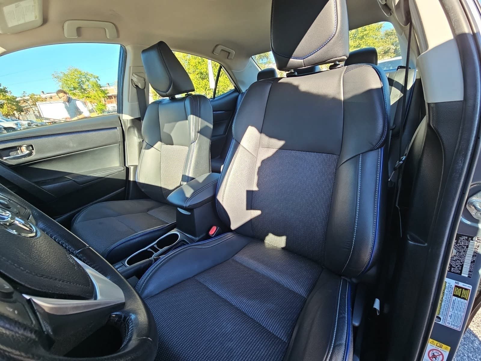 Used 2019 Toyota Corolla SE FWD image 14
