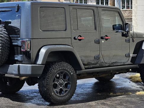 Used 2010 Jeep Wrangler Unlimited Rubicon w/ Trailer Tow Group AWD/4WD image 5