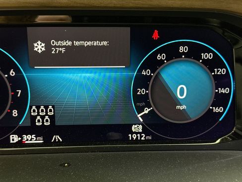 Used 2025 Volkswagen Atlas SE image 10