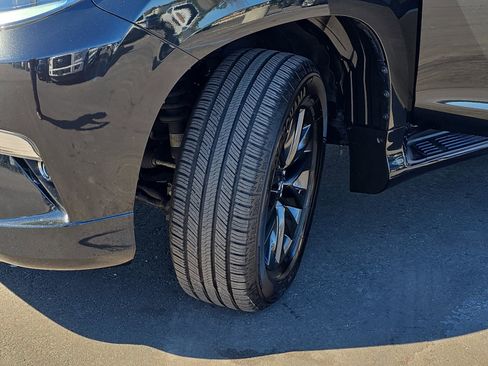 Used 2023 Lexus GX 460 Premium w/ Premium Package image 33