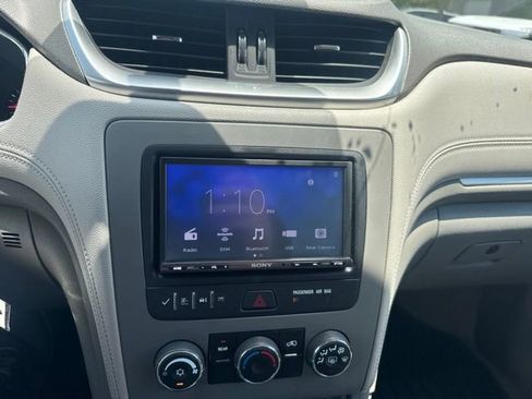 Used 2016 Chevrolet Traverse LS FWD image 12