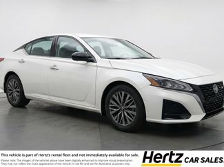 Used 2025 Nissan Altima 2.5 SV video 1