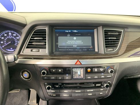 Used 2017 Genesis G80 3.8 AWD/4WD image 25