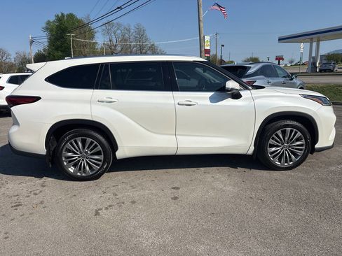 Used 2021 Toyota Highlander Platinum image 14