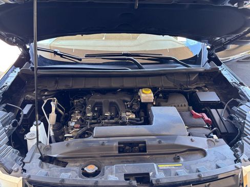 Used 2025 Nissan Pathfinder SV FWD image 34