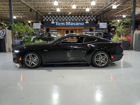 Used 2024 Ford Mustang GT Premium image 11