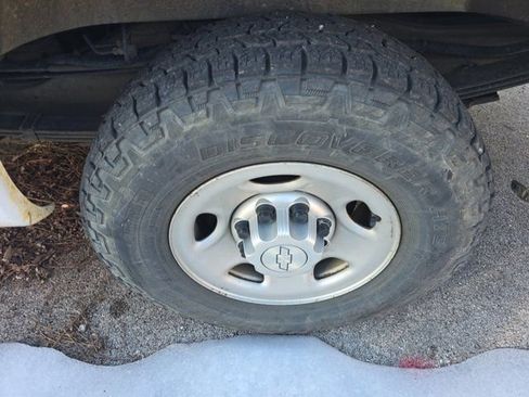 Used 2017 Chevrolet Express 2500 image 9