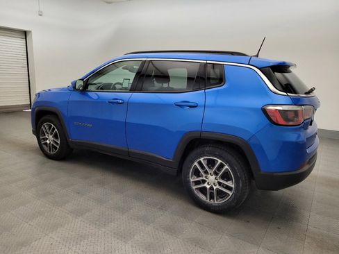 Used 2019 Jeep Compass Latitude FWD image 3