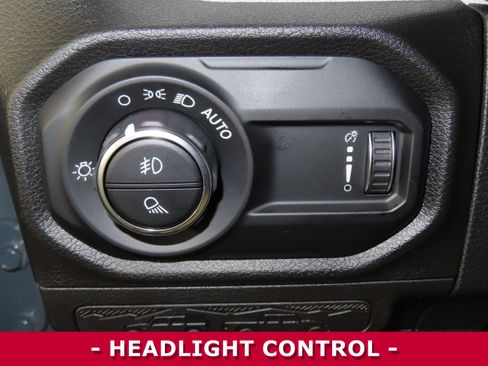 Used 2025 Jeep Gladiator Sport image 24