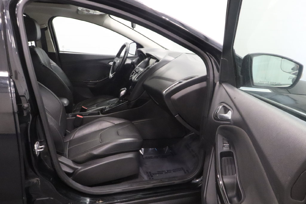 Used 2015 Ford Focus Titanium FWD image 14