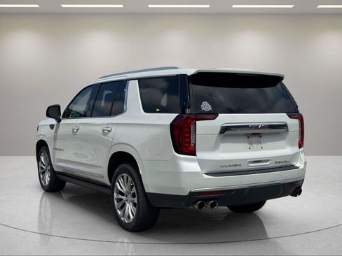 Used 2022 GMC Yukon Denali w/ Denali Premium Package AWD/4WD image 3