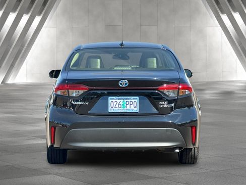 Used 2024 Toyota Corolla XLE FWD image 5