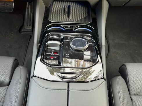 Certified 2025 BMW 540i xDrive w/ M Sport Package image 20